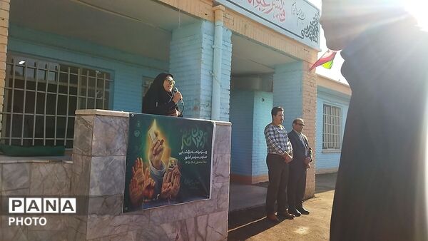 حضور رئیس پژوهش سرای سینا مسیح آبادی نیشابور در دبیرستان شاهد ابوذر غفاری نیشابور 