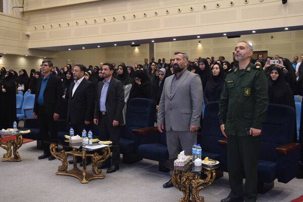 تجلیل از معلمان نمونه منطقه ۱۴ به مناسبت هفته گرامیداشت مقام معلم
