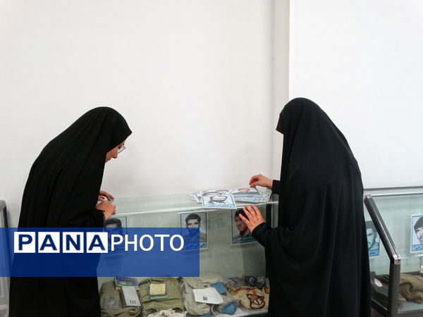 بازدید دانش‌آموزان از موزه دفاع مقدس شهرکرد