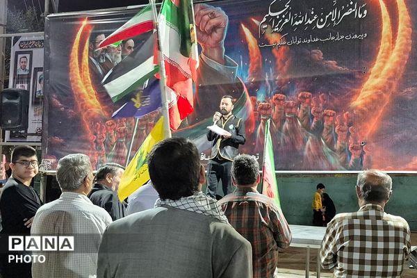  بازدید رئیس سازمان دانش‌آموزی شهرستانهای استان تهران از غرفه «با انرژی‌ها» منطقه کهریزک
