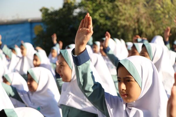 مراسم صبحگاه مهدوی در مدرسه شاهد نیک‌اندیشان