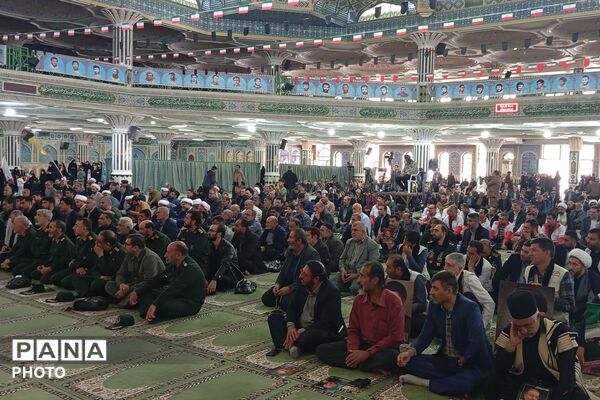 از کودکان تا بسیجیان؛ همه آمدند برای مردی که در قلب مردم بود