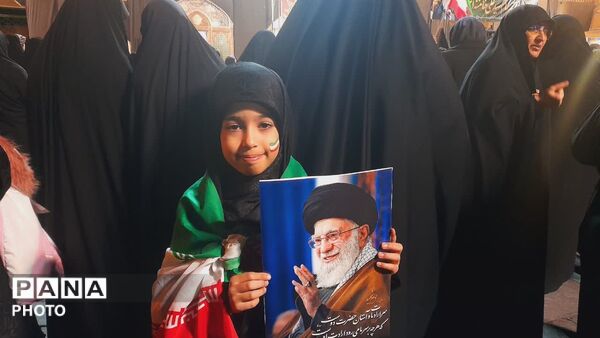 حماسه حضور دهه نودی‌های تفت در سوگ رهبر شهید