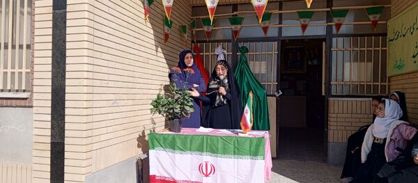 جشن دهه فجر در مدرسه شهید معتمدی