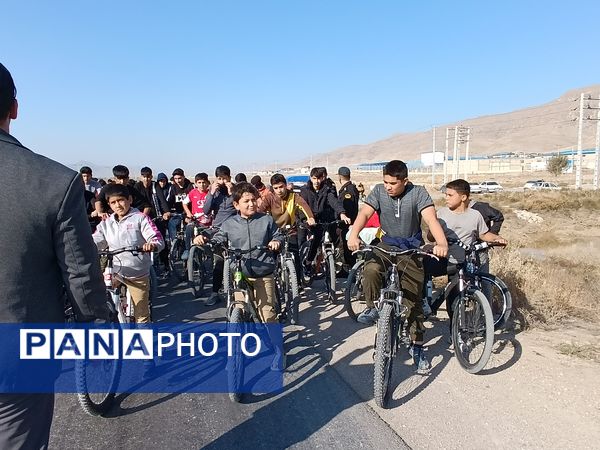 برگزاری همایش دوچرخه‌سواری در آشخانه به‌مناسبت روز دانش‌آموز 