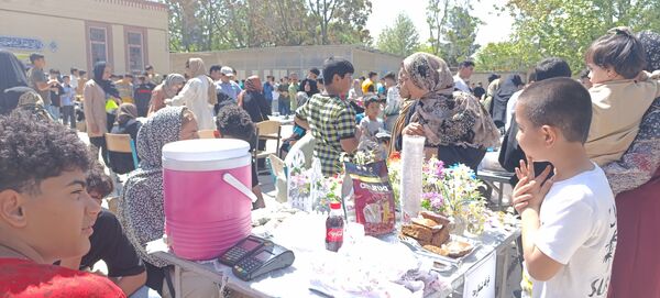 برپایی بازارچه در مدرسه ولیعصر آشخانه 
