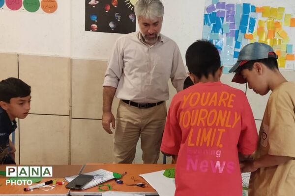 کارگاه مراقبت از نوجوانان در فضای مجازی در مدرسه محمدمهدی مهیا