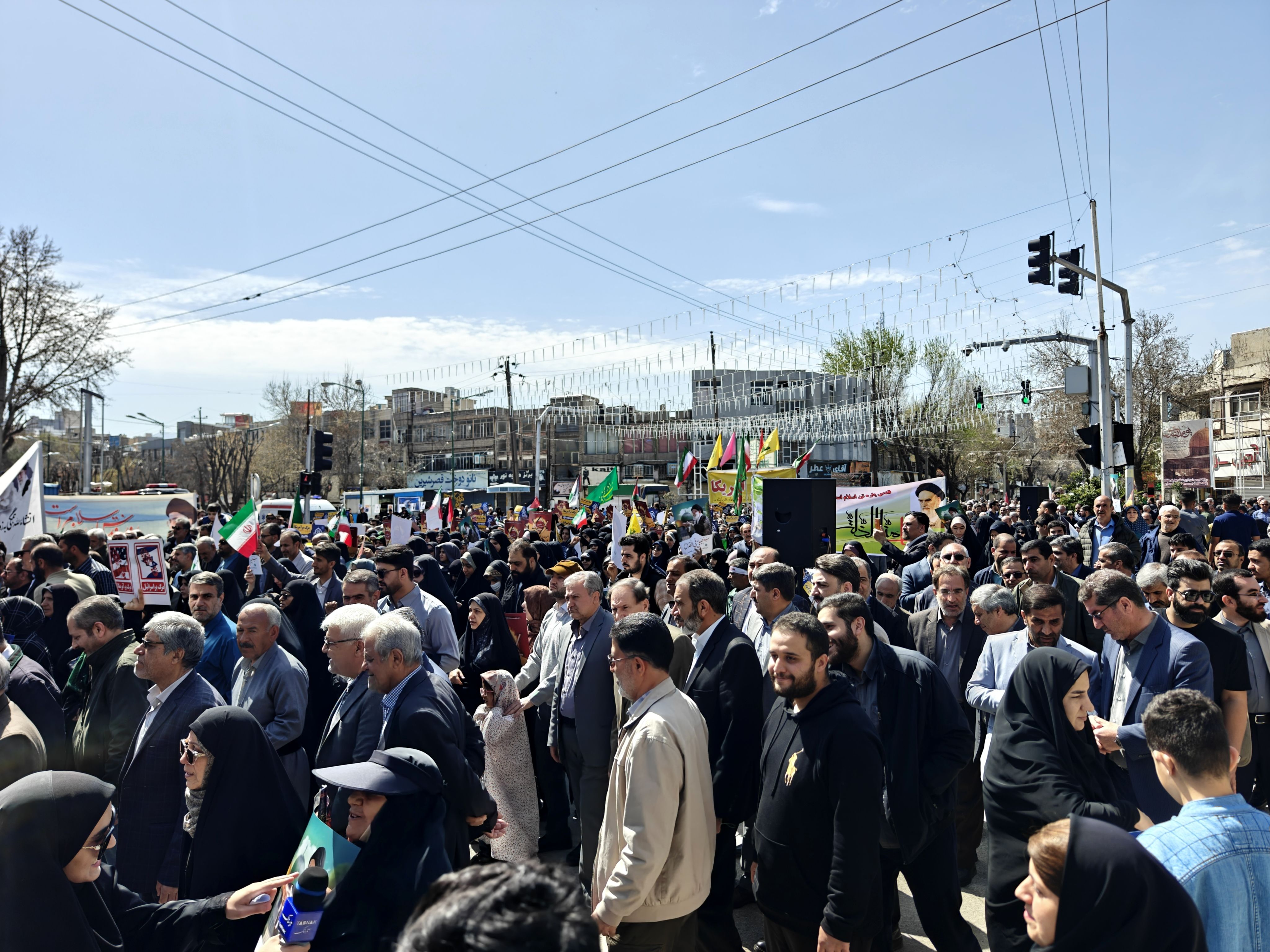 حضور پرشور فرهنگیان و دانش‌آموزان کرمانشاهی در راهپیمایی روز قدس