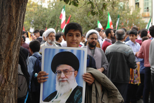 جلوه‌های حضور دانش‌آموزان در راهپیمایی 13 آبان