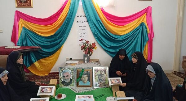 دیدار دانش‌آموزان بسیجی جوکار با خانواده شهید قاسم محمدی