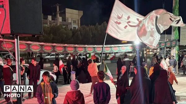 حضور حماسی مردم مهریز پای کار انقلاب اسلامی