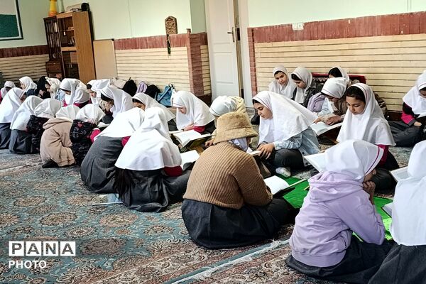  محفل انس با قرآن در دبستان آرمان