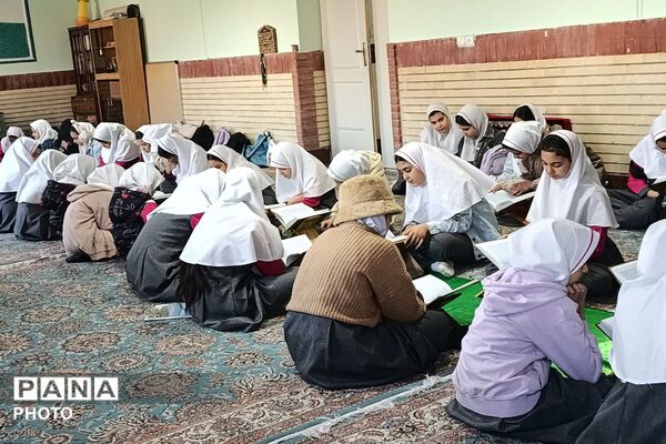  محفل انس با قرآن در دبستان آرمان
