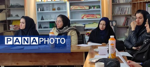 برگزاری کارگاه هدایت تحصیلی پایه نهم در دبیرستان فرزانگان شیروان