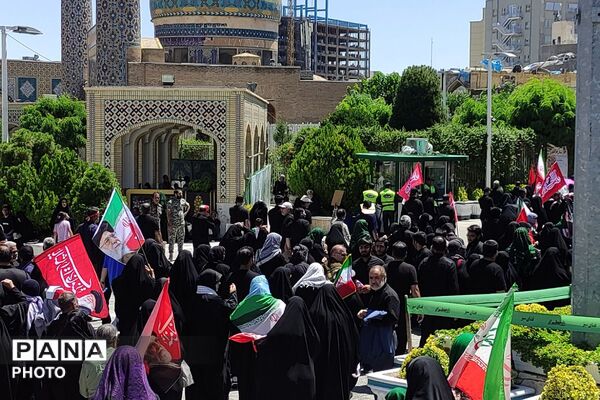  وداع با رهبر شهید در جوار بارگاه رضوی