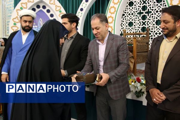 اختتامیه جشنواره تولید محتوا نماز و مسابقه عطر انتظار در امامزاده سیدجعفر یزد