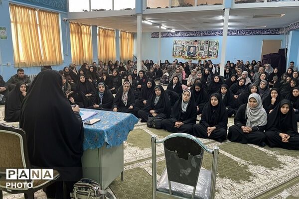  همایش‌های هدایت تحصیلی با محوریت معرفی هنرستان‌های فنی و کاردانش در ناحیه یک شهرری