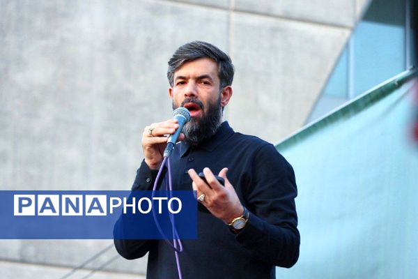 نخستین سالگرد خادم‌الرضا (علیه‌السلام) شهید آیت‌الله سید ابراهیم رئیسی در عرصه میدان شهدا مشهد 