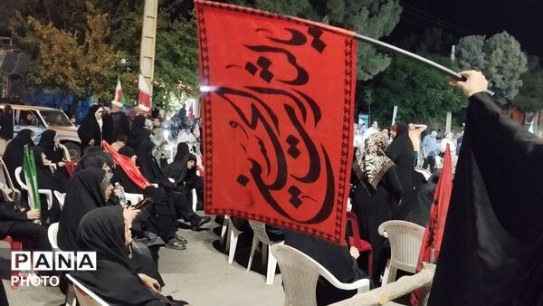 حضور دانش آموزان انقلابی در میدان بسیج شهر دلیجان