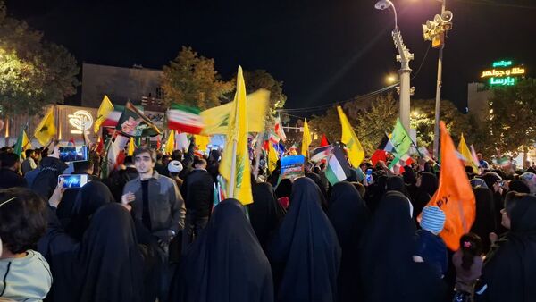 شادی مردم پس از انتقام وعده صادق ۲ در بجنورد