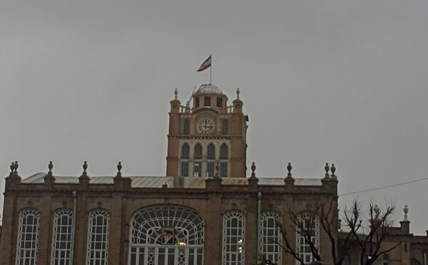 باران هم حریف عشق به وطن نشد