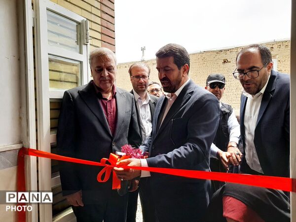 آغاز عملیات احداث کارخانه فرومنگنز و شهرک گلخانه‌ای در اسدآباد