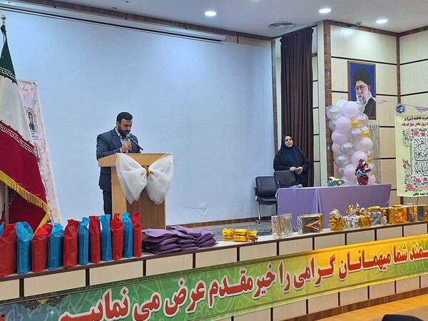 گرامیداشت معلمان و فارغ‌التحصیلان در دبیرستان شهید بابایی