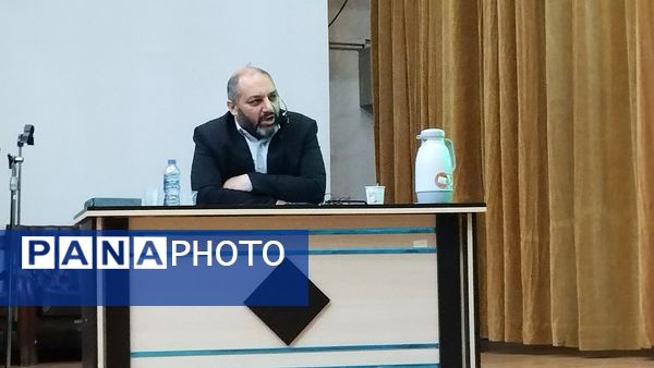 نشست تخصصی کارگروه‌های برنامه فراگیر پرورشی در البرز