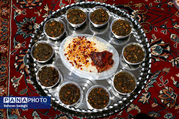 آیین سنتی توزیع نذری در روستای باغملک اصفهان