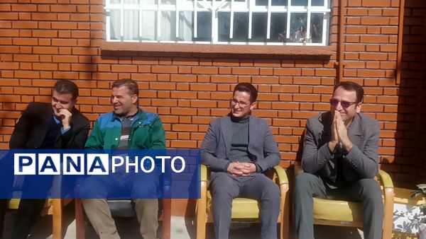 تقدیر از دانش‌آموزان برتر دبیرستان پژوهش آشخانه 