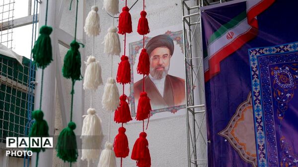 آیین گلباران محل شهادت شهید مرتضی مطهری با حضور مجید پارسا در منطقه ۱۲