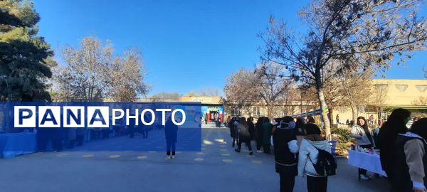 برپایی بازارچه هنرهای دستی در هنرستان ثمین