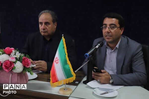 تجلیل از دانش‌آموز خبرنگاران پانا در آیین گرامیداشت روز خبرنگار
