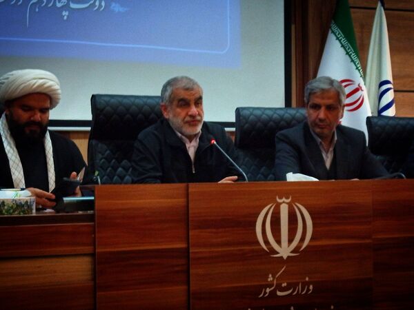 نایب رئیس مجلس شورای اسلامی پای درد دل فعالان اقتصادی نشست