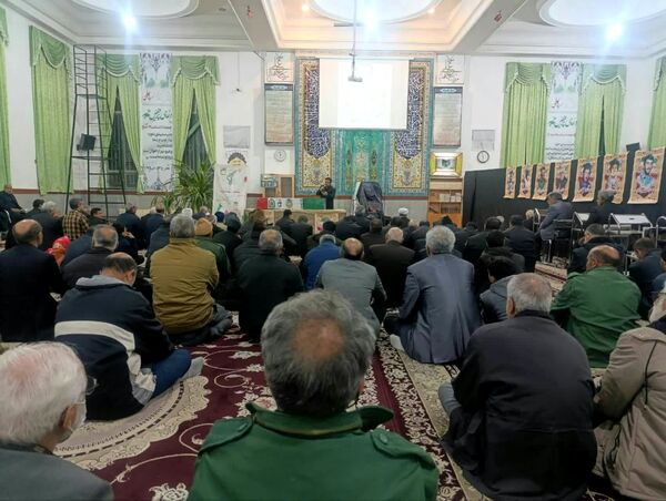  مراسم وداع با پیکر شهید جواد حسن زاده در مسجد امام علی(ع)