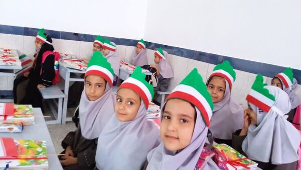 نوگلان کلاس اولی روستای فدافن ، اولین روز مدرسه را جشن گرفتند