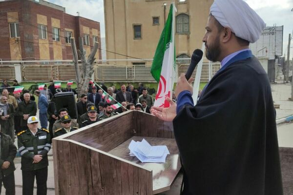 حضور بی‌نظیر مردم اسلام آباد غرب در راهپیمایی یوم الله ۲۲ بهمن