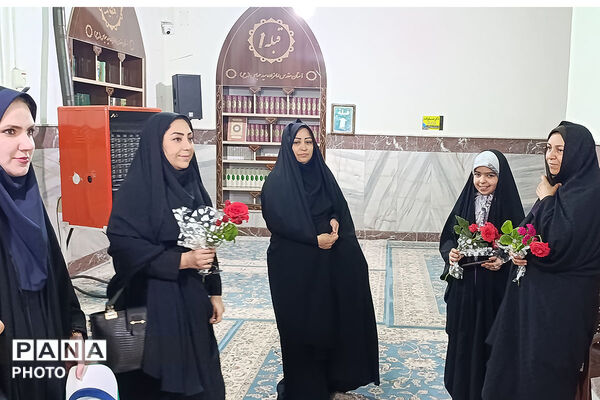 ادای احترام به شهدا و تجلیل از مربیان بهداشت در خراسان شمالی