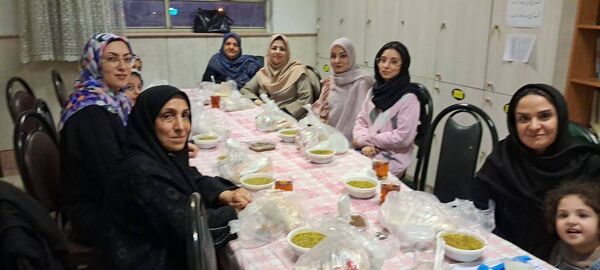همدلی و معنویت در مراسم افطاری مدرسه حسین‌علی بابایی تهران