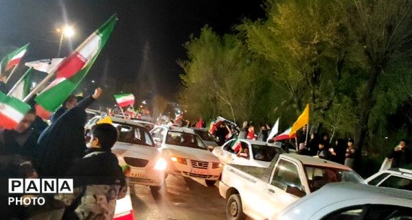 مردم خستگی ناپذیر دورود تا روز پیروزی خیابان را رها نخواهند کرد