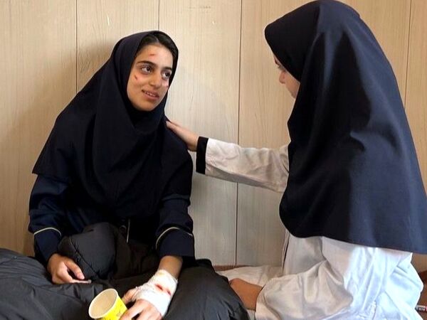  مانور زلزله و ایمنی در مدرسه دخترانه انیس خوش قدم 