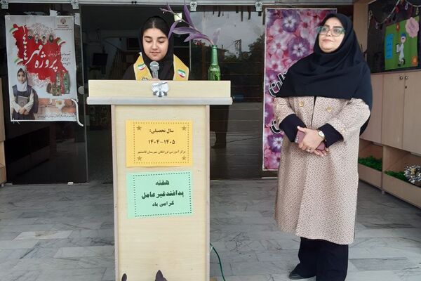 گرامیداشت هفته پدافند غیرعامل در دبیرستان فرزانگان قائمشهر