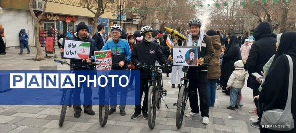 ثبت شکوه انقلاب از قاب دوربین در همدان