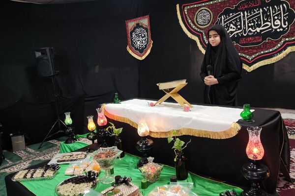 طنین نوای عشق و عزا؛ مراسم عزاداری دهه دوم فاطمیه در مدارس بهارستان‌دو