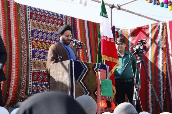 حضور پرشور دانش‌آموزان گچساران در راهپیمایی ۲۲ بهمن