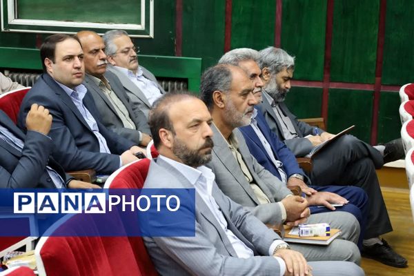 دیدار مدیرکل مدارس غیر دولتی وزارت آموزش و پرورش با مسئولان مدارس غیر دولتی استان یزد