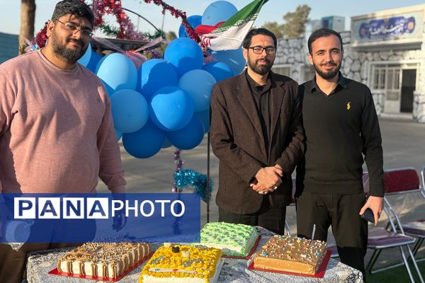 گرامیداشت روز دانش‌آموز در مدرسه روستایی  شهید بهنام محمدی