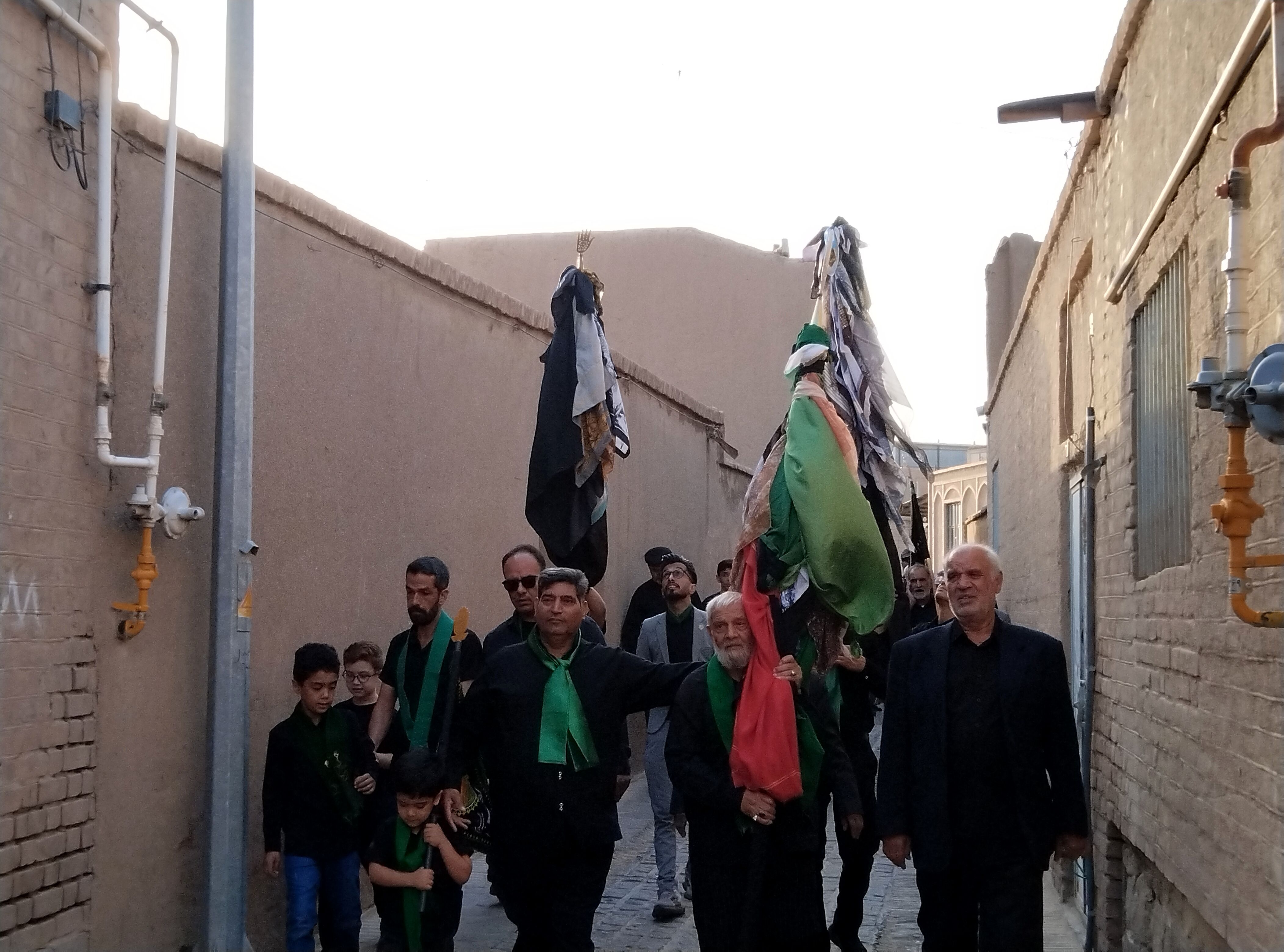 مراسم کهن علم گردانی و علم بندان در بیرجند 