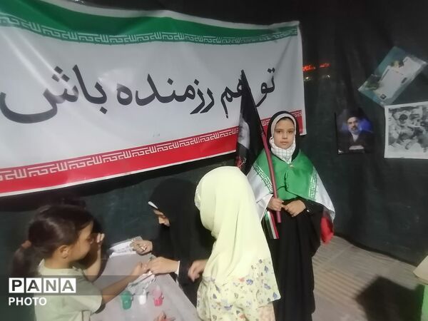 حضوردانش آموزان در موکب سازمان دانش آموزی در هشتاد و هفتمین شب تجمعات