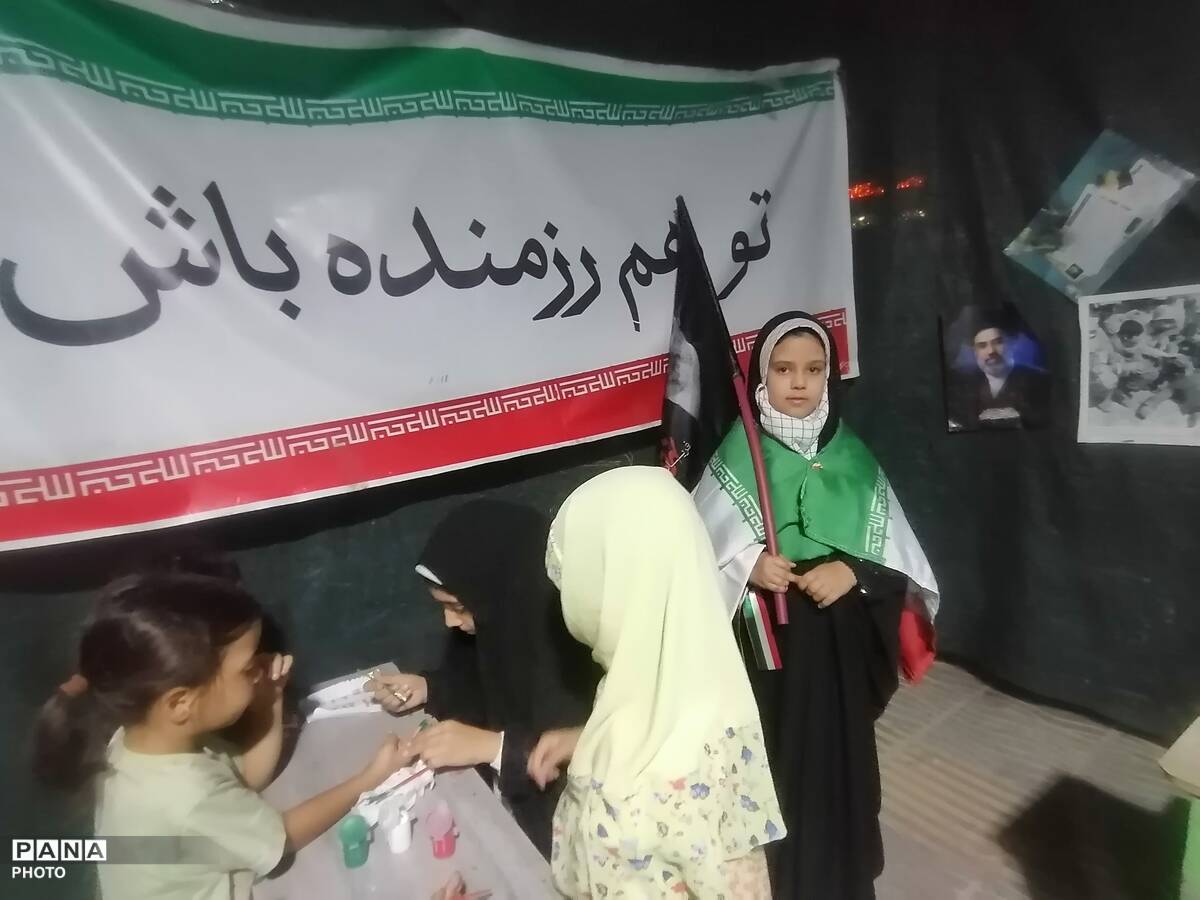 حضوردانش آموزان در موکب سازمان دانش آموزی در هشتاد و هفتمین شب تجمعات